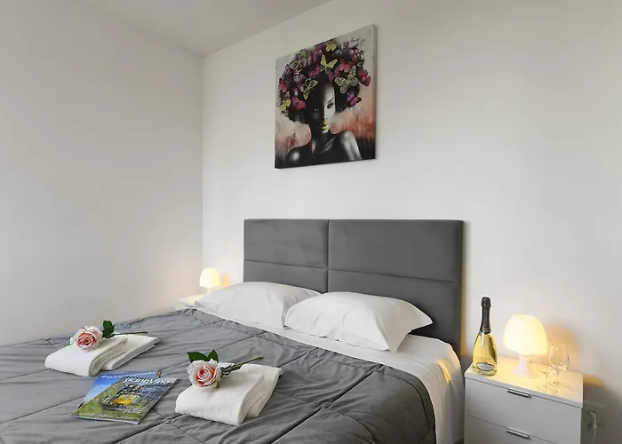Santi Apartment Few Min From Lake - Happy Rentals
